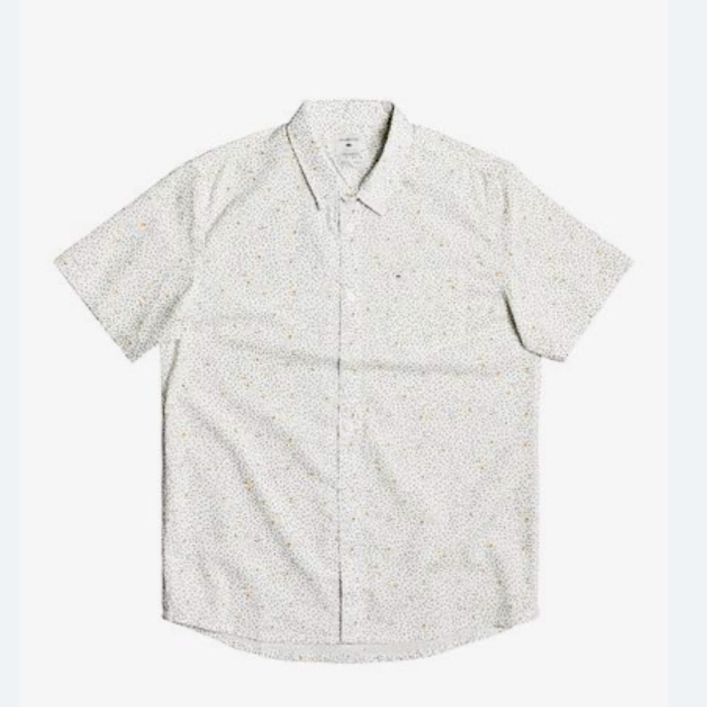 NWT Quicksilver Men’s Short-Sleeve Button down shirt in “Spilled Rice” - Size M